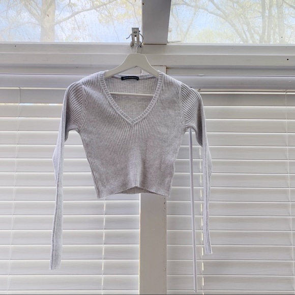 BRANDY MELVILLE long sleeve crop top - Picture 2 of 4